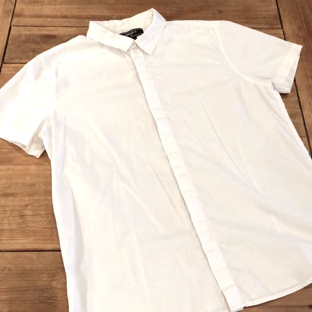Forever 21 Short Sleeve Button Up tagged XL Fits L